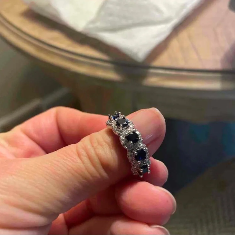 PRINCESS CUT PROMISE RING - Picture 4 of 11